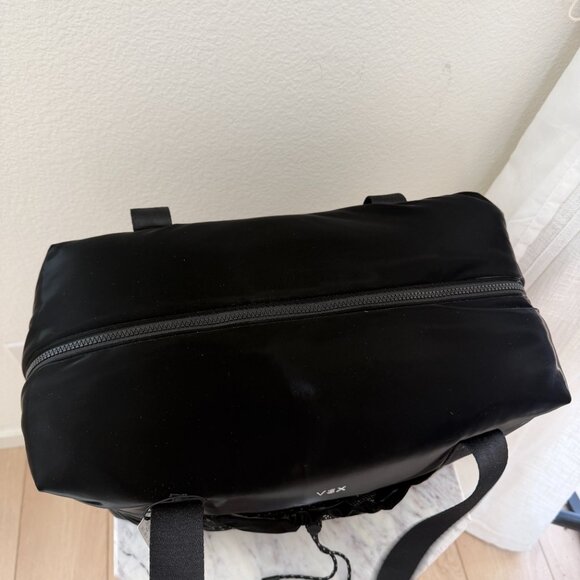 ⭐ Victoria's Secret VSX Sport Duffle Gym Bag in Black Shark - Picture 9 of 15